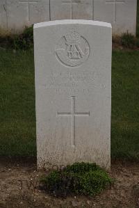 Wancourt British Cemetery - Chapman, William