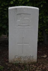 Wancourt British Cemetery - Charlton, W