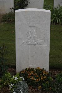 Wancourt British Cemetery - Coen, M