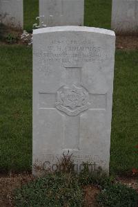 Wancourt British Cemetery - Cummings, W H