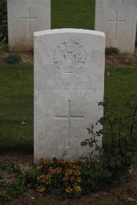 Wancourt British Cemetery - Currie, J