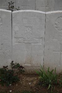 Wancourt British Cemetery - Dickinson, J E