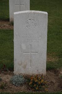 Wancourt British Cemetery - Earle, G T