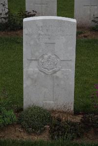 Wancourt British Cemetery - Field, W