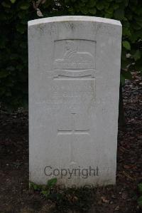 Wancourt British Cemetery - Gilliat, E