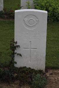 Wancourt British Cemetery - Grant, W D