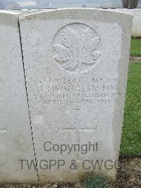 Wancourt British Cemetery - Hennessy, J