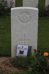 Wancourt British Cemetery - Holgate, C E