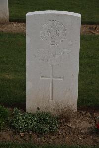 Wancourt British Cemetery - Holmes, E A
