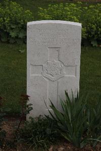Wancourt British Cemetery - Howell, T