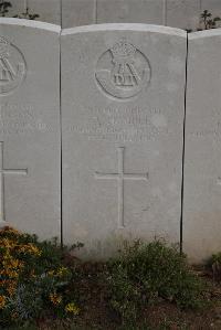 Wancourt British Cemetery - Humble, T