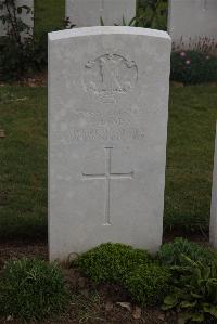 Wancourt British Cemetery - Innes, J