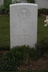 Wancourt British Cemetery - Laurenson, B J