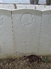 Wancourt British Cemetery - Lessard, H