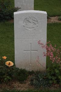 Wancourt British Cemetery - Lewis, Herbert John