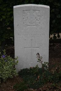 Wancourt British Cemetery - Lowe, R H