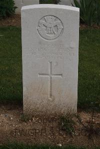 Wancourt British Cemetery - Matthews, S H