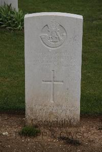 Wancourt British Cemetery - Minikin, William Hutton