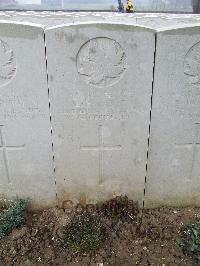 Wancourt British Cemetery - Paiment, Lispal