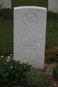 Wancourt British Cemetery - Pattison, W