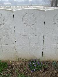 Wancourt British Cemetery - Pegg, H