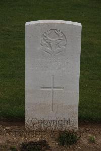 Wancourt British Cemetery - Robertson, W