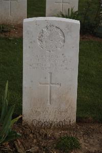 Wancourt British Cemetery - Roper, Denis