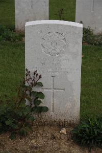 Wancourt British Cemetery - Ross, D J