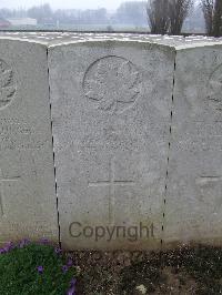 Wancourt British Cemetery - Thomas, W P
