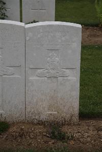 Wancourt British Cemetery - Twine, J H
