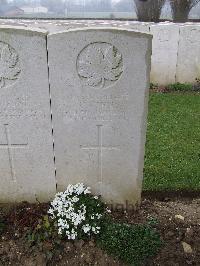Wancourt British Cemetery - Viens, H