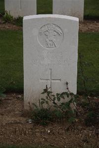 Wancourt British Cemetery - Walker, W