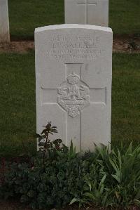 Wancourt British Cemetery - Wallace, J G
