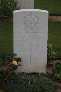 Wancourt British Cemetery - Wills, R D