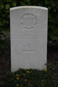 Wancourt British Cemetery - Woodford, E W