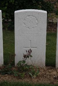 Wancourt British Cemetery - Wright, R