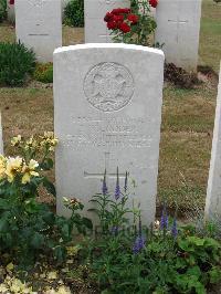 Warlencourt British Cemetery - Lodder, John Walter