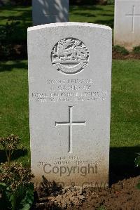 Warloy-Baillon Communal Cemetery Extension - Cambray, E