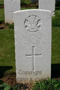 Warloy-Baillon Communal Cemetery Extension - Cleevely, H