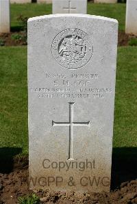 Warloy-Baillon Communal Cemetery Extension - Coe, S M