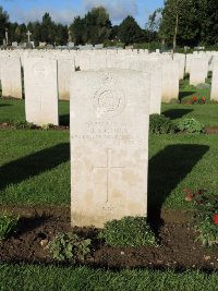 Warloy-Baillon Communal Cemetery Extension - Cross, J E