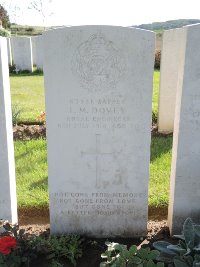 Warloy-Baillon Communal Cemetery Extension - Dovey, L M