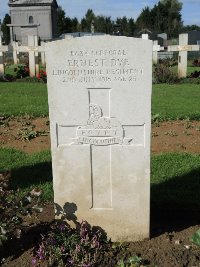 Warloy-Baillon Communal Cemetery Extension - Dye, Ernest