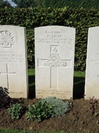 Warloy-Baillon Communal Cemetery Extension - Edge, Harry
