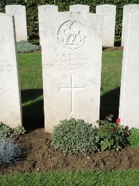 Warloy-Baillon Communal Cemetery Extension - Gardener, T