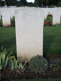 Warloy-Baillon Communal Cemetery Extension - Gifford, R