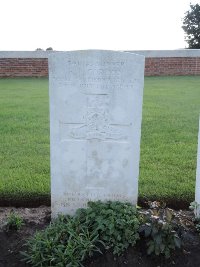 Warloy-Baillon Communal Cemetery Extension - Gordon, F T