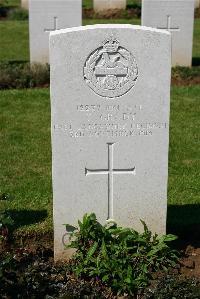 Warloy-Baillon Communal Cemetery Extension - Grady, T