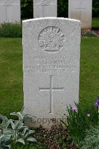 Warloy-Baillon Communal Cemetery Extension - Graham, Leslie