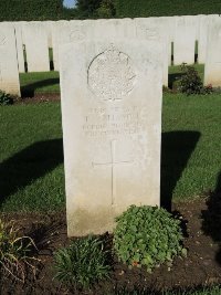 Warloy-Baillon Communal Cemetery Extension - Halliwell, T